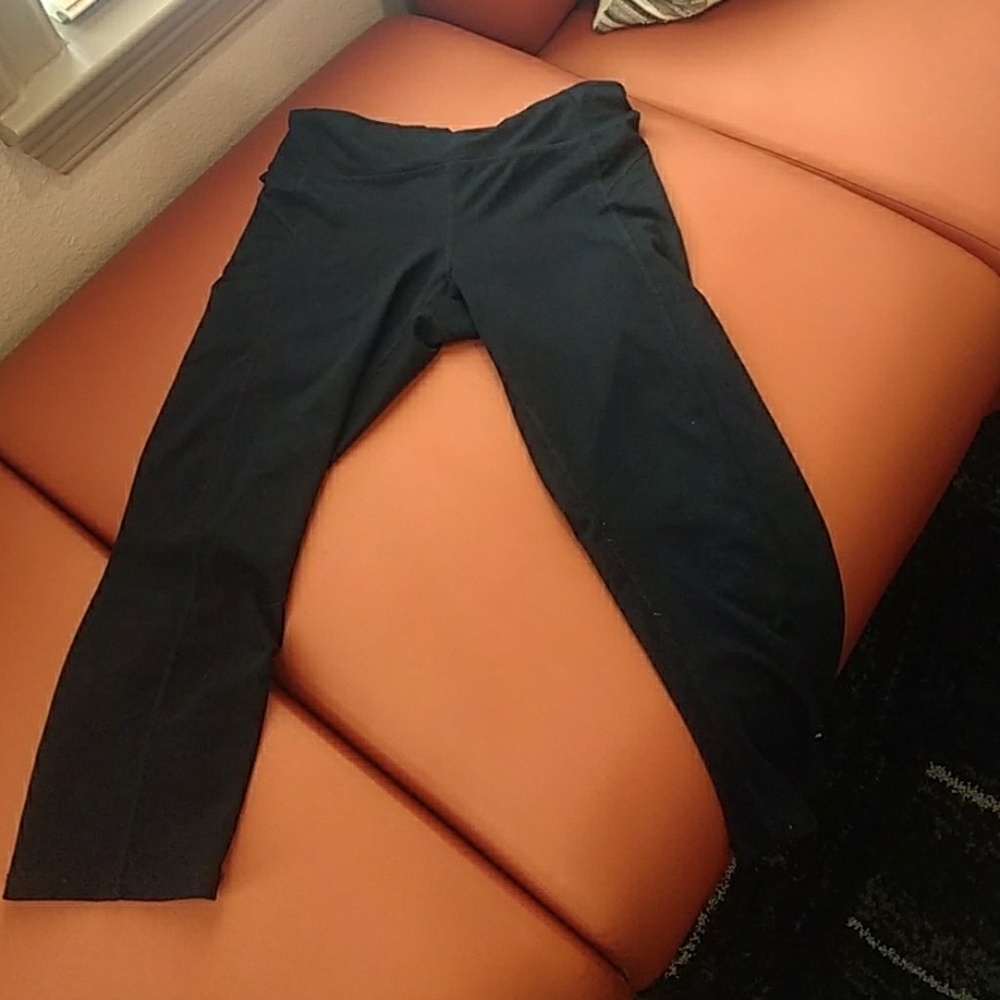 Medium size athletic leggings